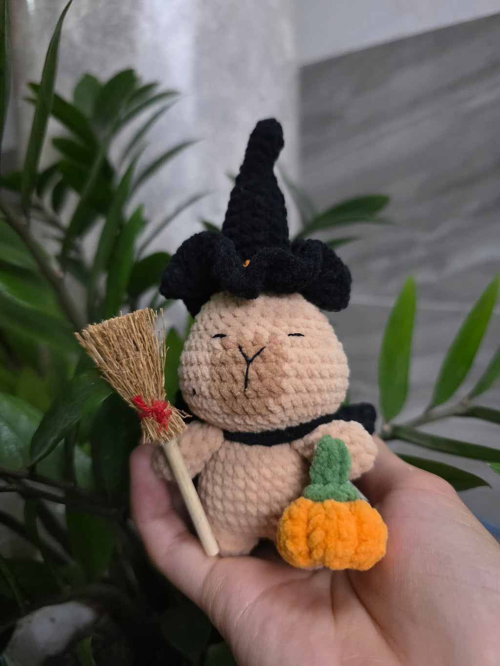 Capybara Witch Crochet Keychain | Halloween Fall Accessory