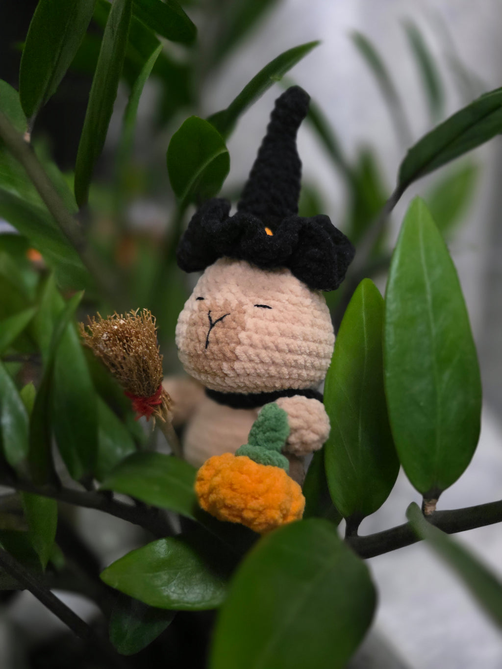 Capybara Witch Crochet Keychain | Halloween Fall Accessory