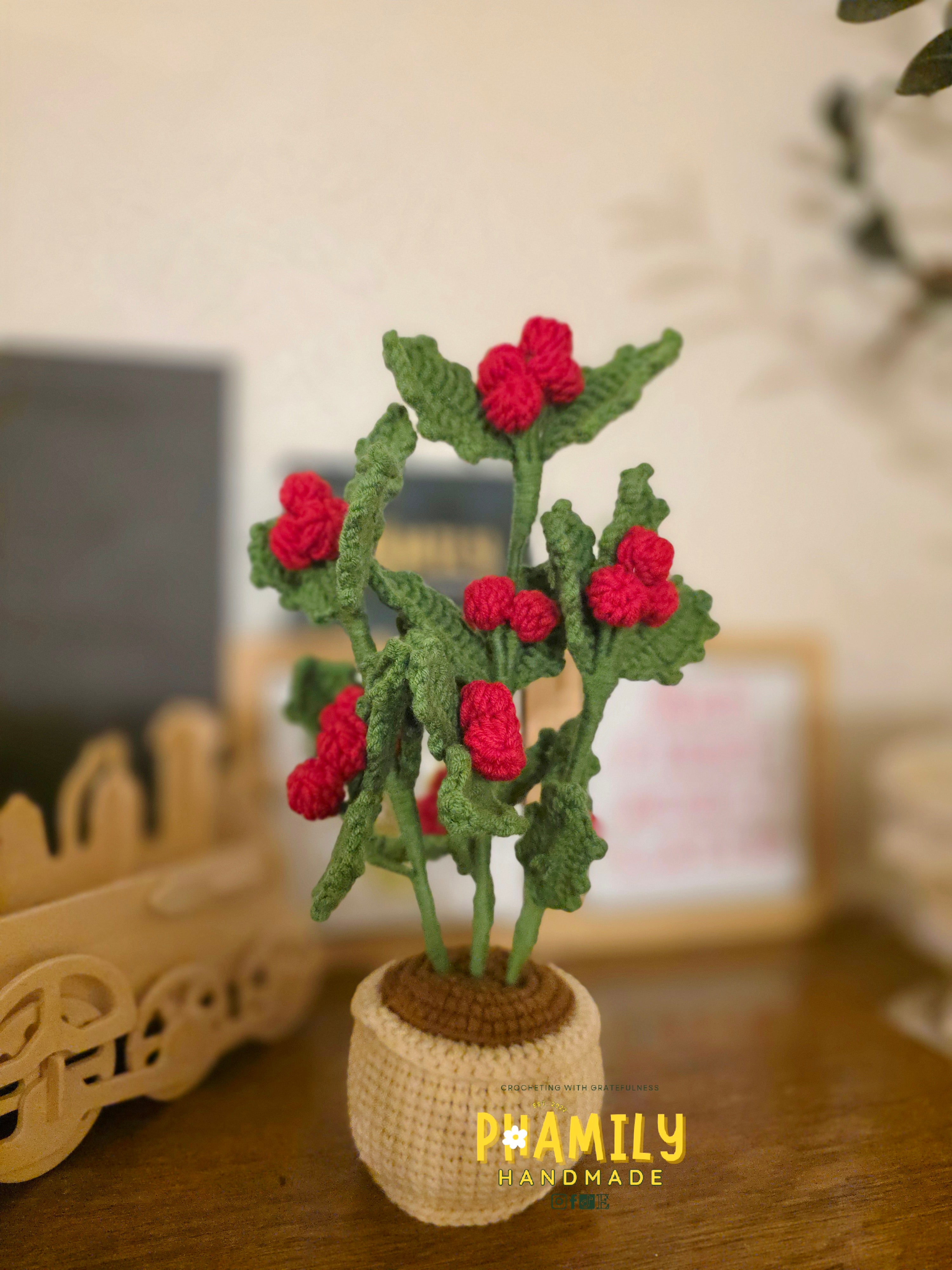 Holly Leaf Plant Pot Handmade Crochet, Christmas Home Decor, merry christmas, christmas gift ideas, table decor, desk decor
