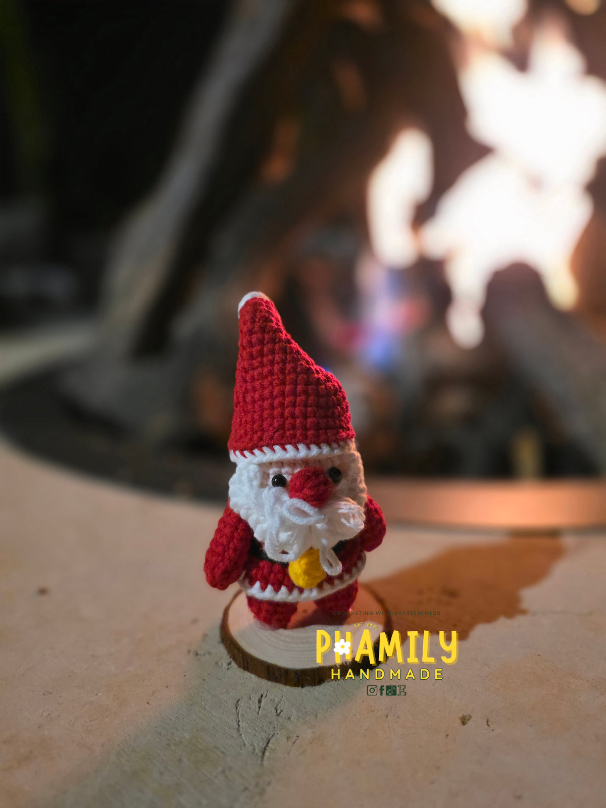Santa Claus crochet keychain