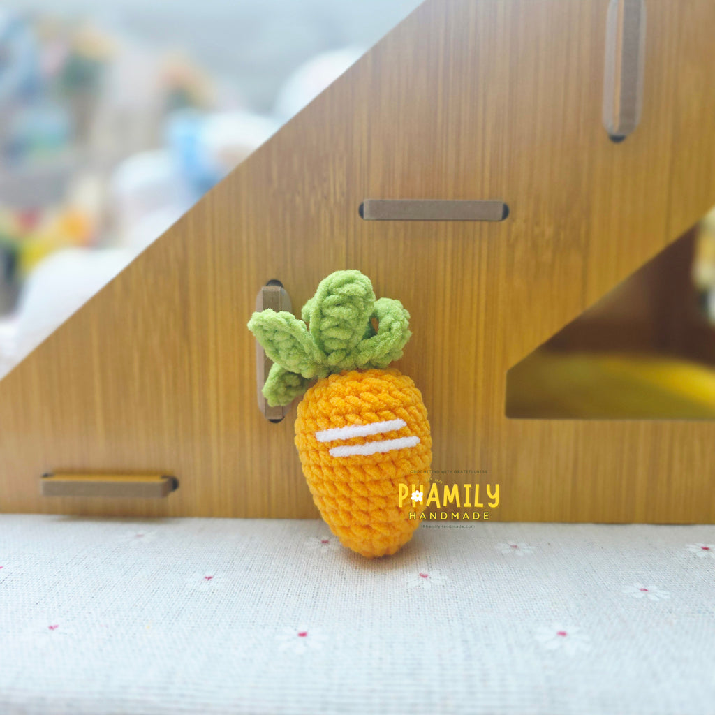 Strawberry Crochet Keychain, Peach Crochet Handmade Keychain | Banana Crochet Charm, Carrot Crochet Charm, Fruit/Veggie | Purse Charm | Fruit Charm | Fruit Keyring | Fruit Keychain