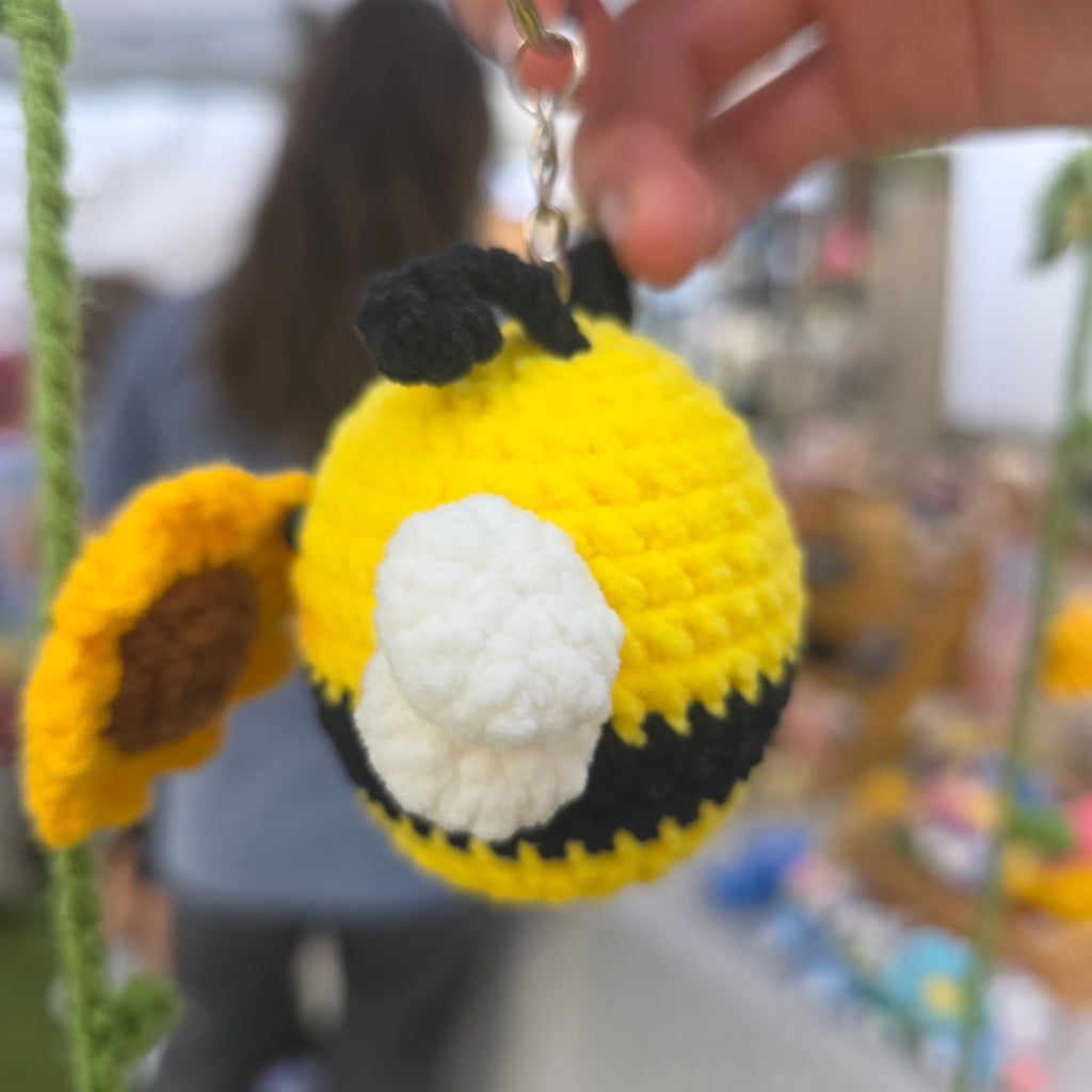 Bee keychain | Crochet Keychain | Bumblebee Lover | Key Charm | Purse Charm | Plush | Animal Keychain | Trendy Keychain | Cute Keychain