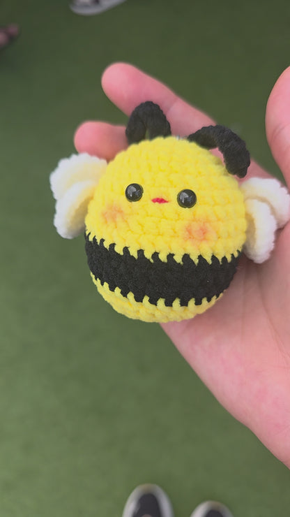 Bee keychain | Crochet Keychain | Bumblebee Lover | Key Charm | Purse Charm | Plush | Animal Keychain | Trendy Keychain | Cute Keychain
